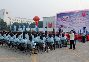 中国大、中学生体育协会荣获人民足球2018优秀社会责任奖