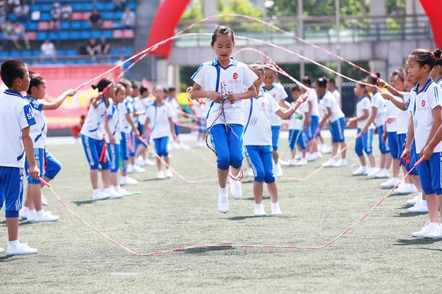《中国教育报》：体育作业唤醒全家运动意识