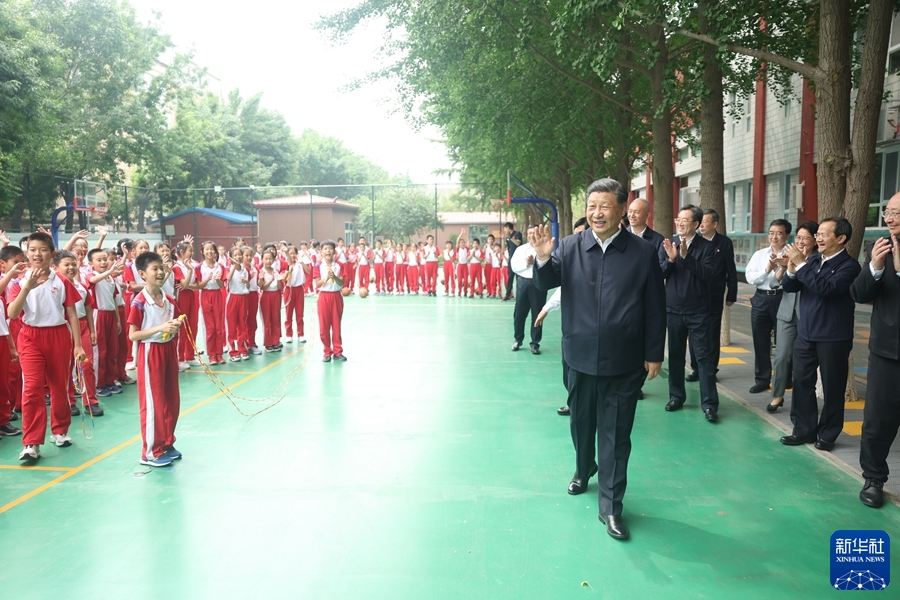 赓续红色基因 为党育人为国育才——习近平总书记在北京育英学校考察时的重要讲话引发全校师生热烈反响